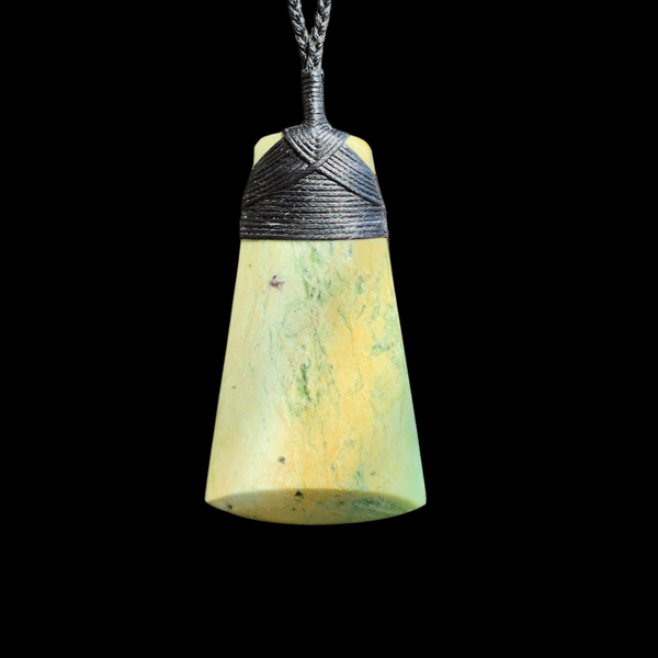 Hei Toki Raukaraka - Greenstone Adze Pendant